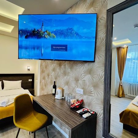 Side One Design Hotel Garni Βελιγράδι Εξωτερικό φωτογραφία