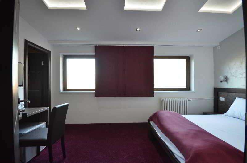 Side One Design Hotel Garni Βελιγράδι Εξωτερικό φωτογραφία