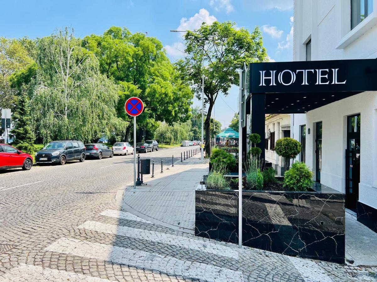 Side One Design Hotel Garni Βελιγράδι Εξωτερικό φωτογραφία